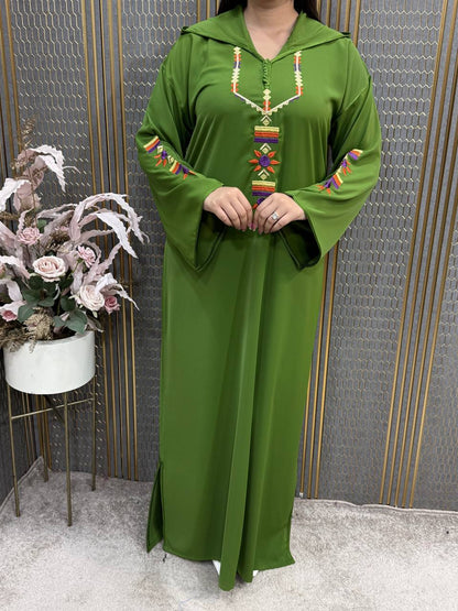 djellaba Tissus crép Broderies délicates et colorées